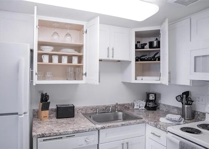 139 Fully Furnished, Amenities Galore Apartment *