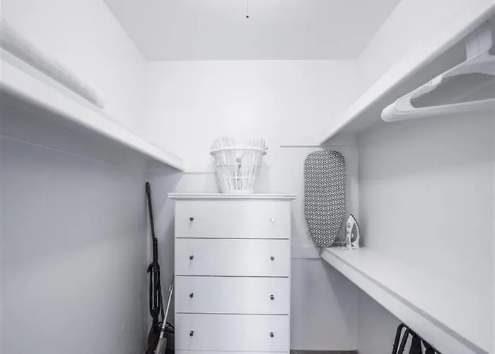 139 Fully Furnished, Amenities Galore Apartment