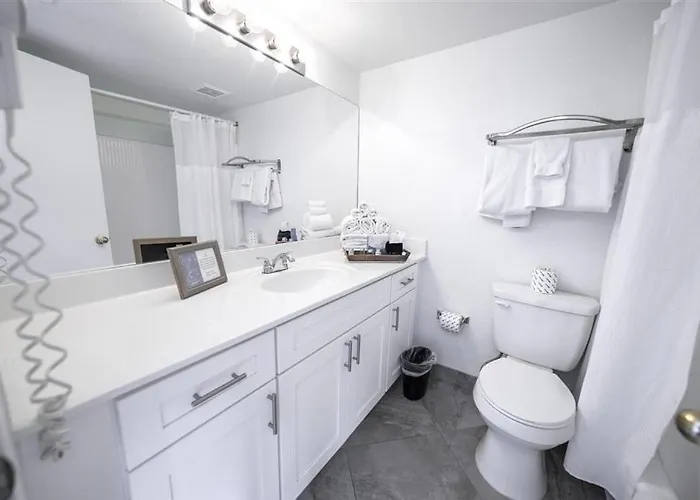139 Fully Furnished, Amenities Galore Scottsdale