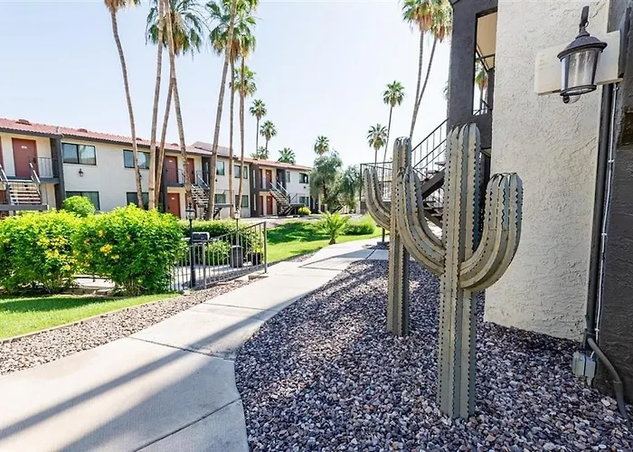 139 Fully Furnished, Amenities Galore Apartment *