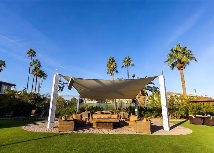 Apartment 139 Fully Furnished, Amenities Galore Scottsdale